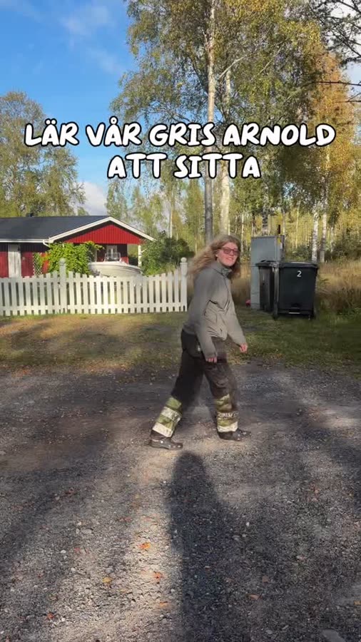 Arnold lär sig sitta